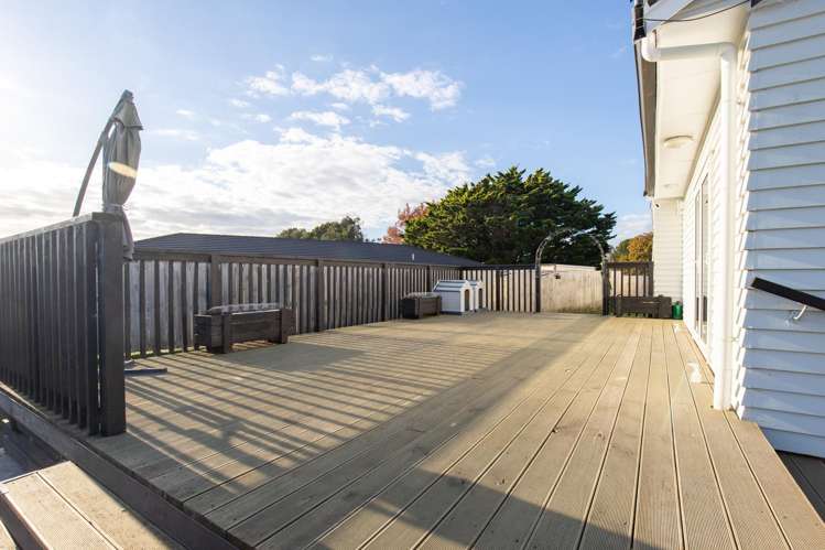 8 Fernleigh Street Kerepehi_21