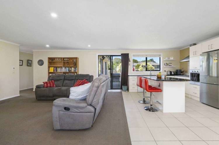 41 Breaker Grove Waiuku_2