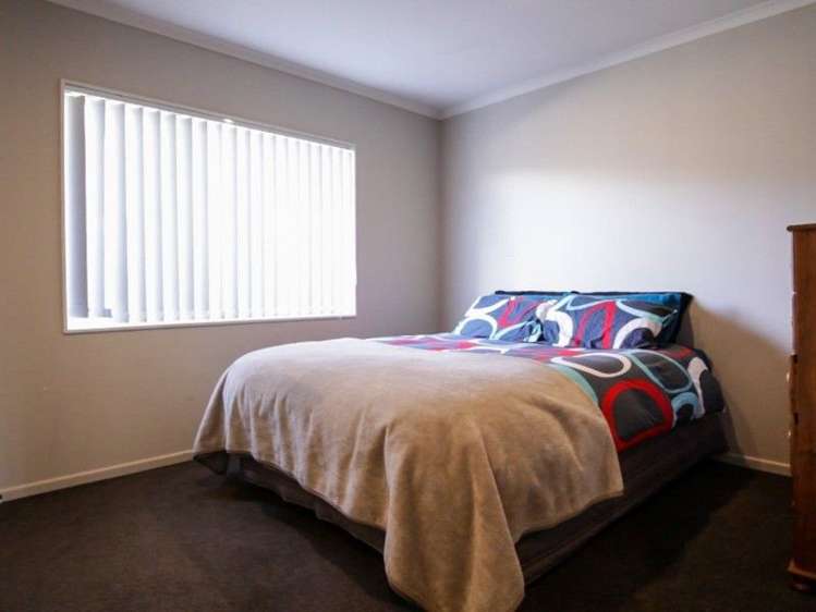 13 Montague Grove Stratford_19