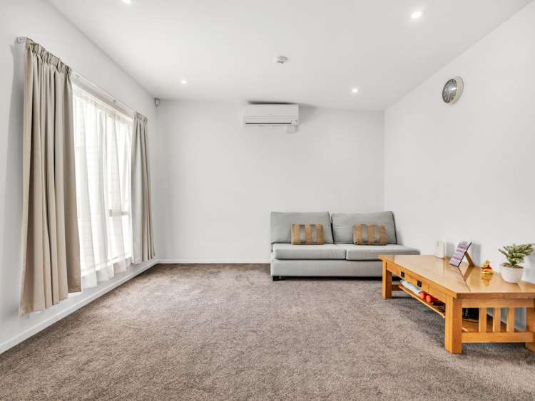 6 Manahau Lane Flat Bush_13