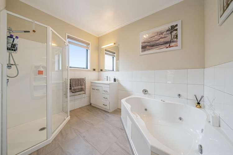 27 Percy Kinsman Crescent Riverstone Terraces_20