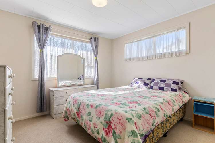 2/8 Seton Place Clover Park_5