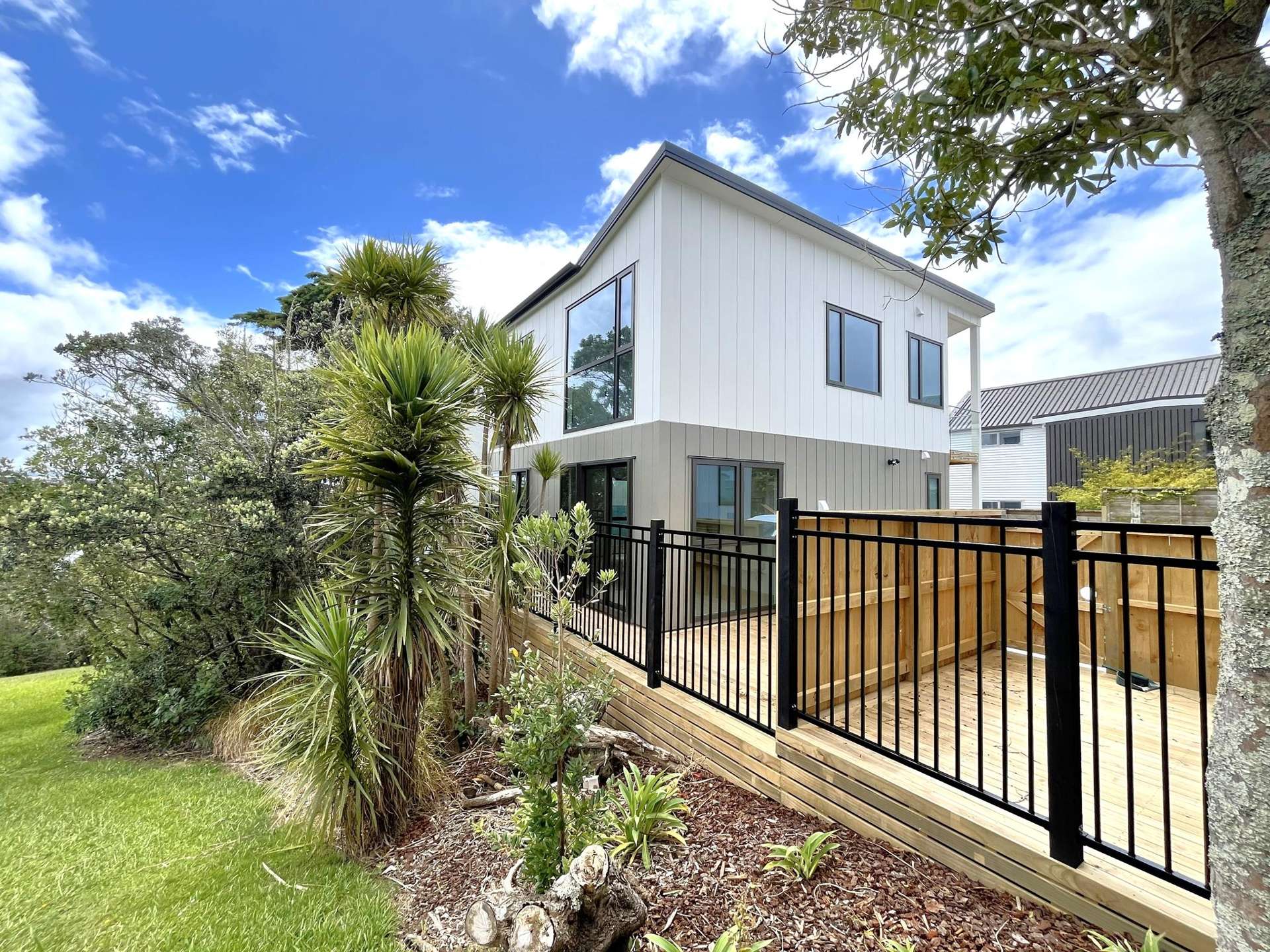 7/41 Seaside Avenue Waterview_0