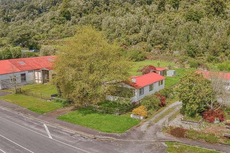 43 Main Road Harihari_23