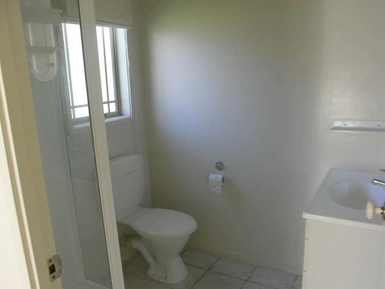 2/22 Otahuri Crescent Greenlane_3