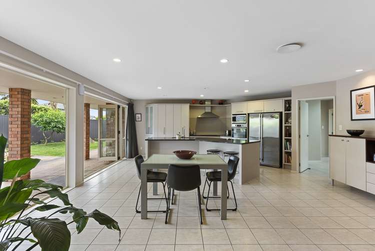 2 Vinograd Drive Te Atatu Peninsula_12