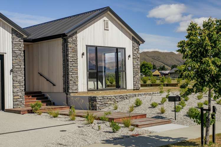 11 Rua Street Albert Town_32