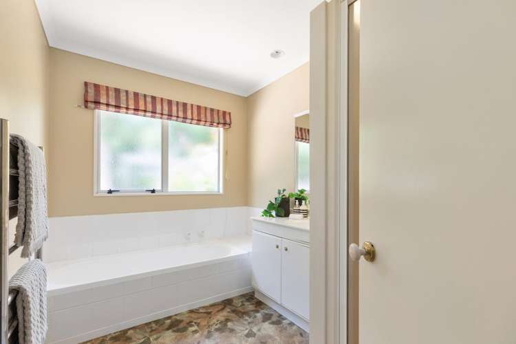 44 Sapphire Drive Hairini_16