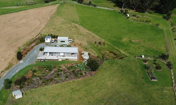 571 Shoemaker Road Waipu_26