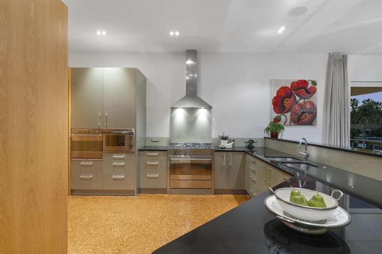 PB/7 The Promenade Takapuna_12