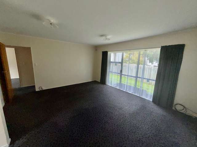  2/12 Fraser Street Wainuiomata_4