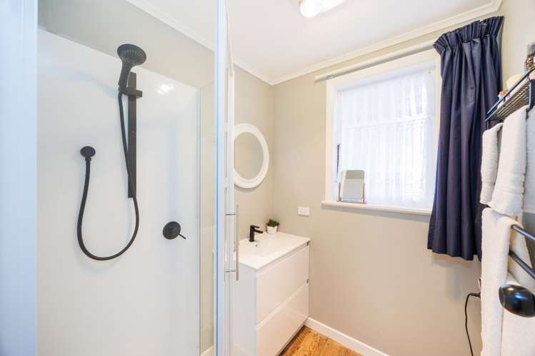 22 Hendersons Line Marton_5