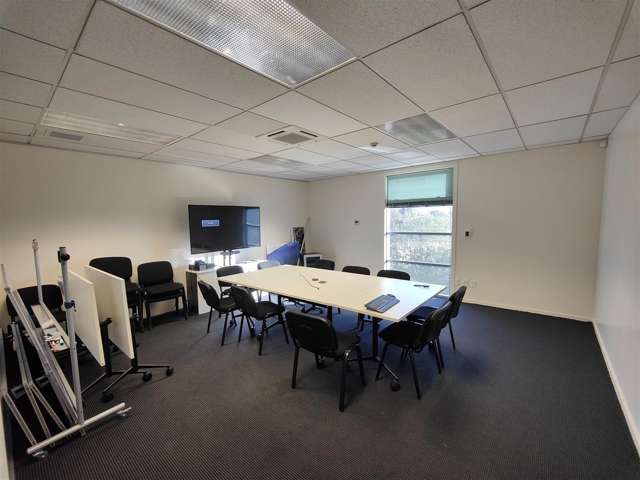 17B Leslie Hills Drive Riccarton_1