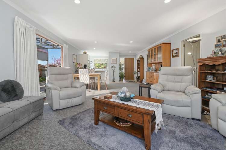 1/8 Cheyne Road (Cotswold Court) Pyes Pa_8