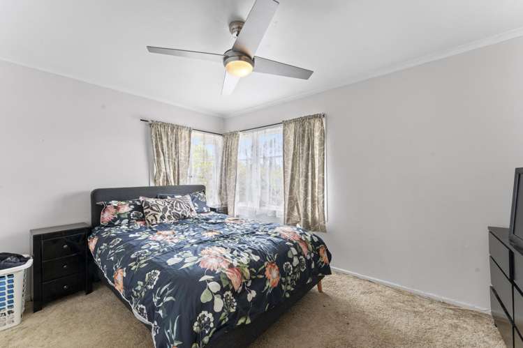 6 Lawrence Place Otara_13