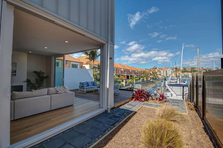 575B Laurie Southwick Parade Gulf Harbour_17
