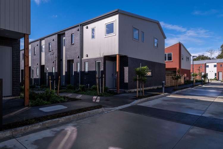 17 Te Ara Wai Mangere East_9