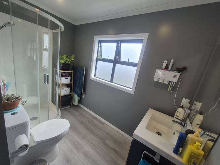 8 Ronalds Way Taita_10