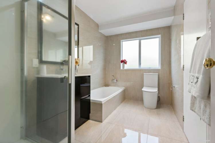 299a Glengarry Road Glen Eden_11