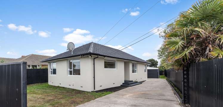 24 Rowan Avenue Aranui_0