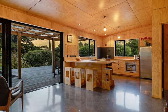 Mountain views and lakeside living!