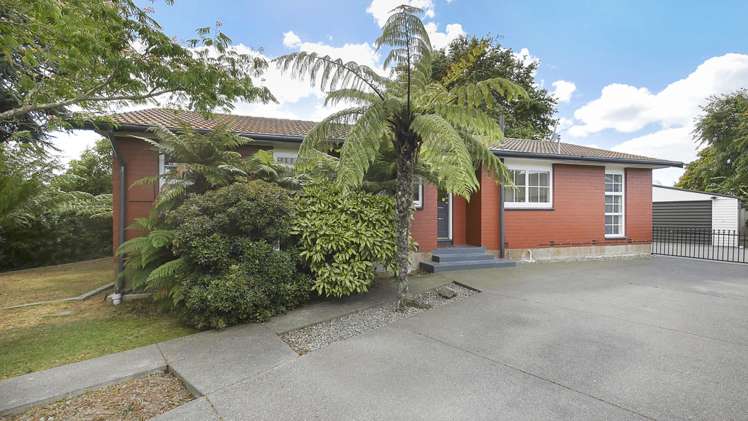 26 Denniston Crescent Redwood_0