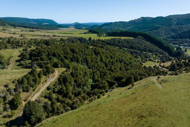 990 Howard Valley Road Howard_10