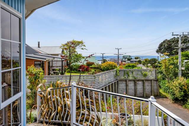 Stylish Townhouse with Stunning Coastal Views