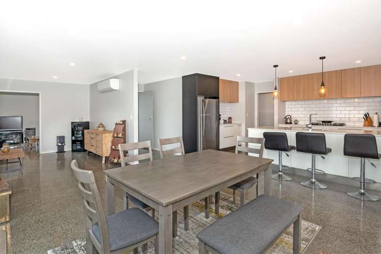 23 Fisher Place Lytton West_4