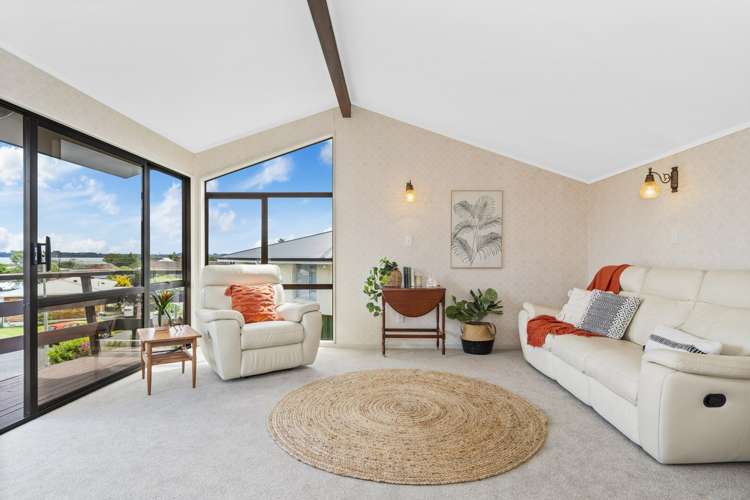 48 Eaton Crescent Matua_1