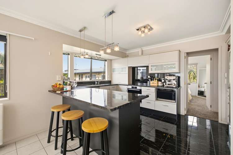 2/394 Oceanbeach Road Mount Maunganui_8