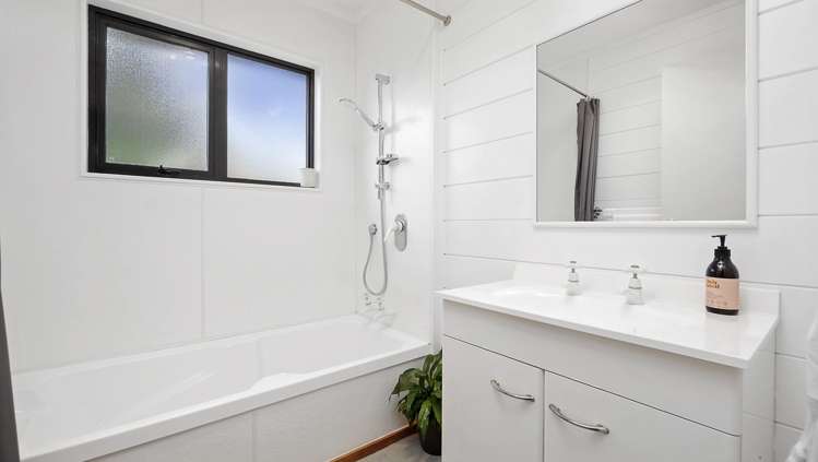 8 De Renzie Place Kirwee_14