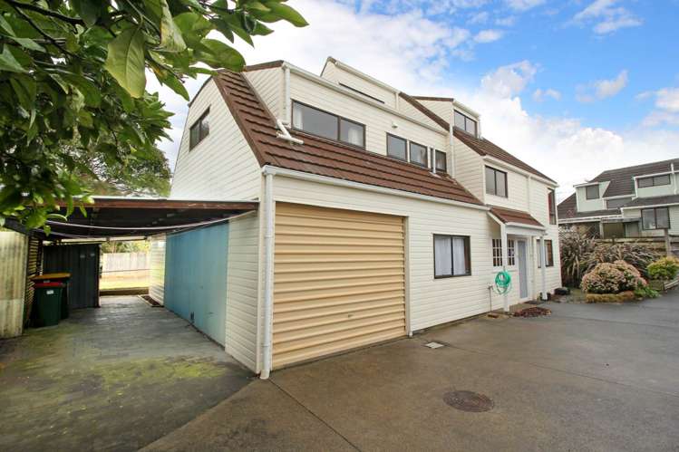 2/20 Lomond Street Takapuna_14