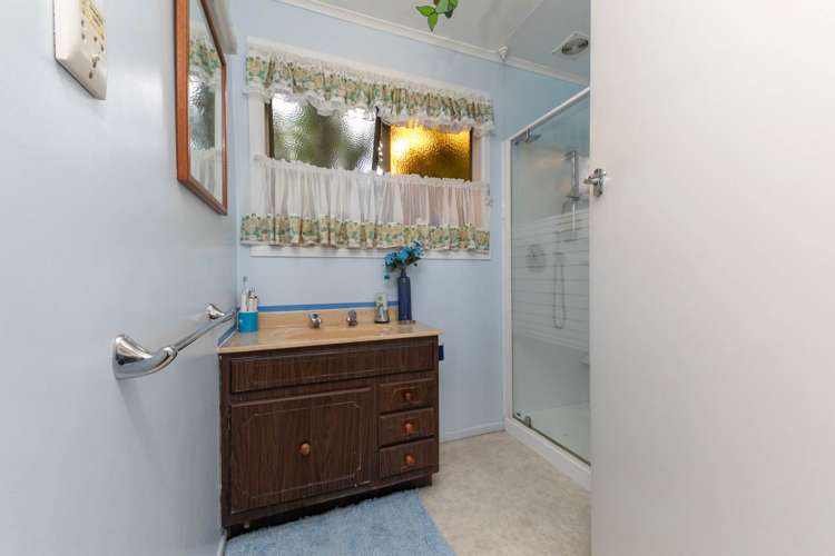 182 Glengarry Road Glen Eden_13