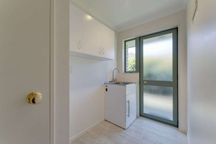 27 Kingsford Drive Stoke_13