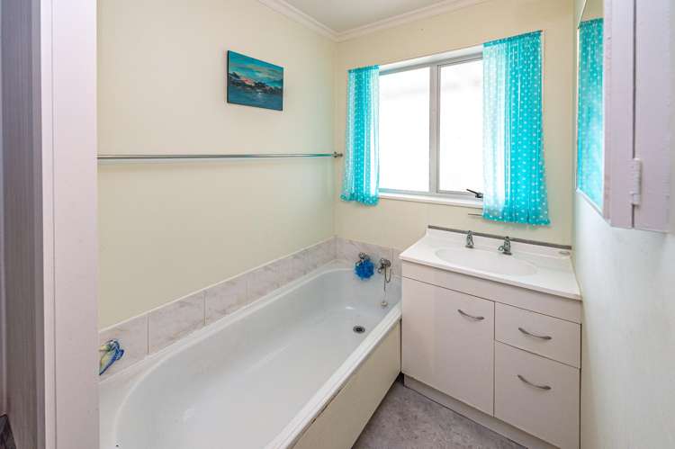 69 Exeter Crescent Springvale_15