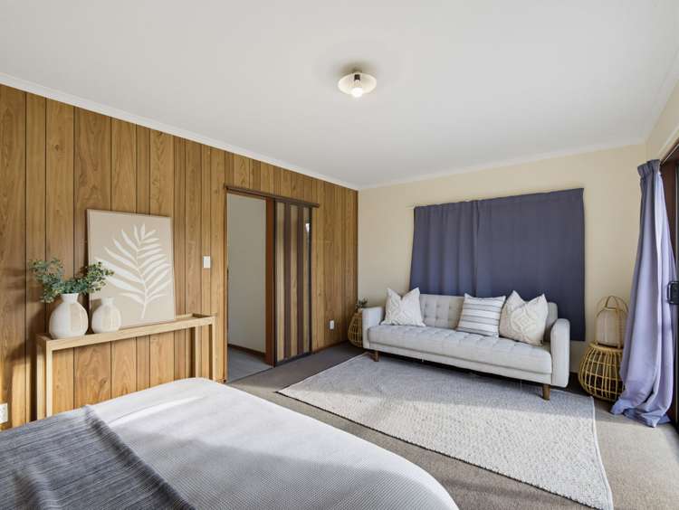 2 Regency Crescent Redwood_18