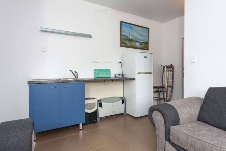 126 Oratia Place Onemana_18