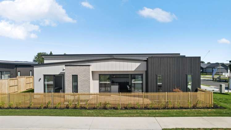 63 Kelly Road 11373_1