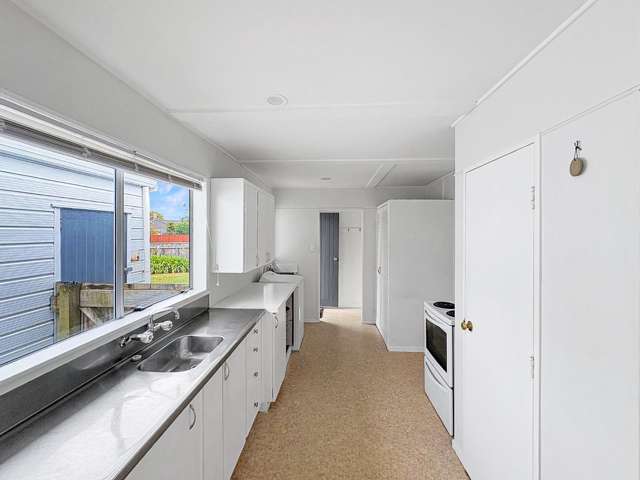 1 Strathmore Avenue 10516_1