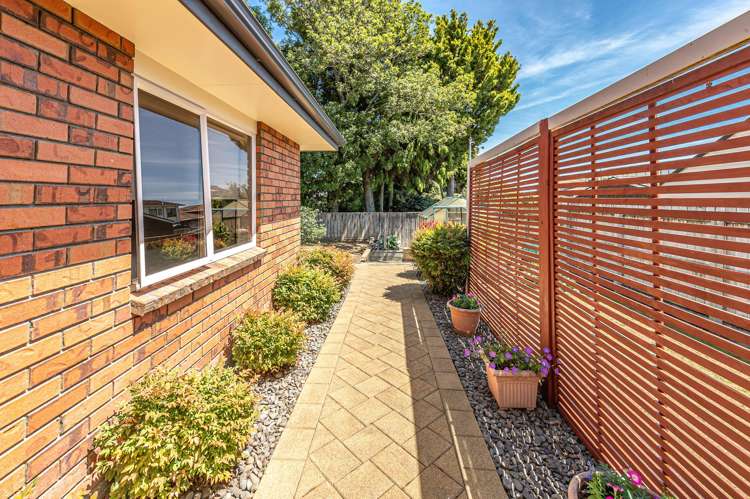 25 Bens Place Springvale_17
