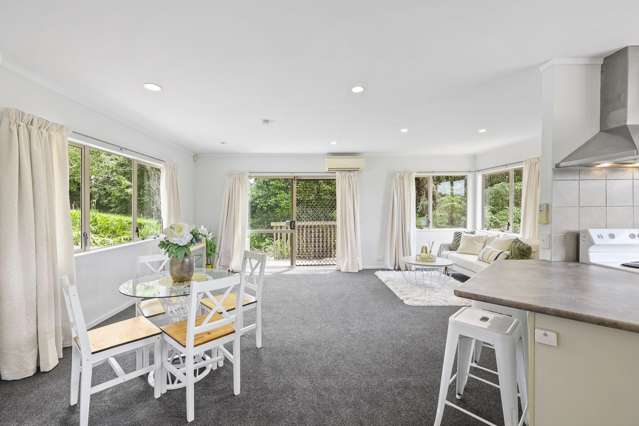 19b Landow Place (off Parrs Cross Road) Henderson_2