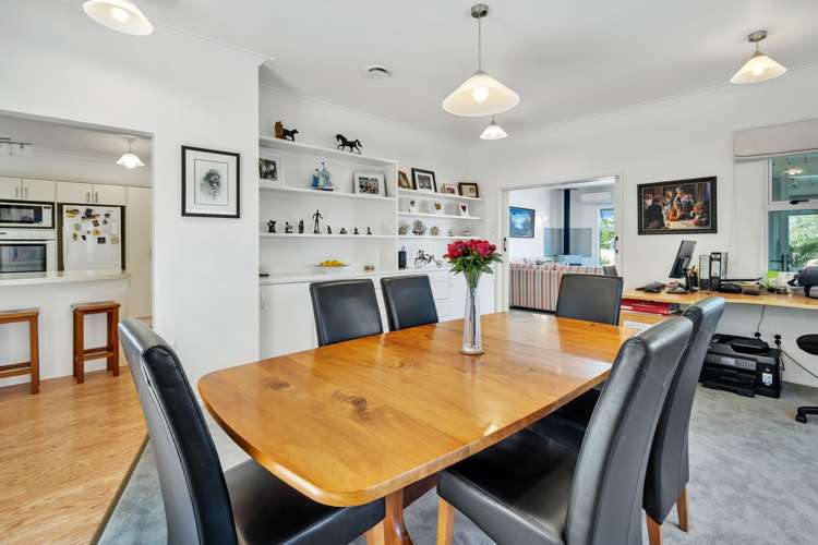 915 Harding Road Camberley_7