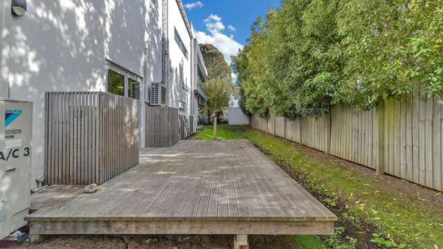 Unit B6, 92 Russley Road Russley_3