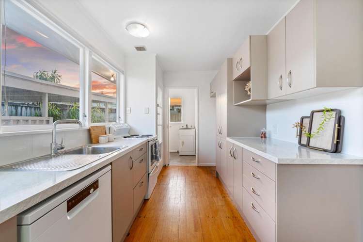19 Thornlow Street Glendene_10