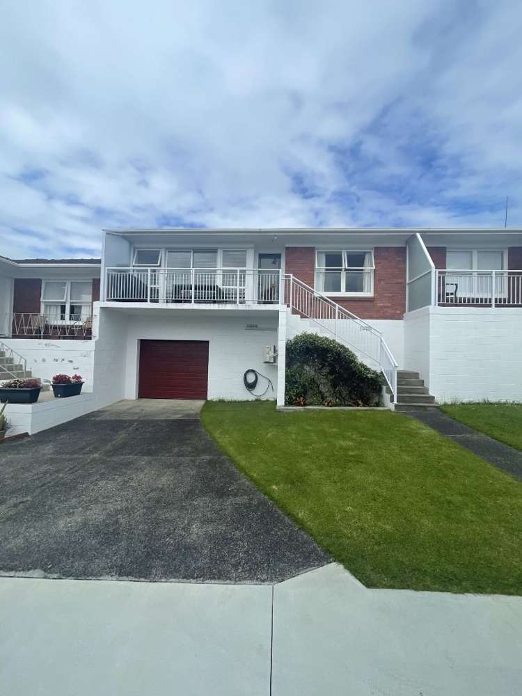 2/18 Westwell Road_0