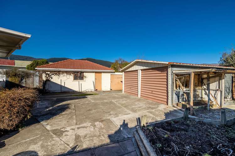 14 Manson Avenue Stoke_15