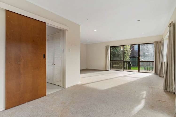 2/128 Botany Road Botany Downs_3