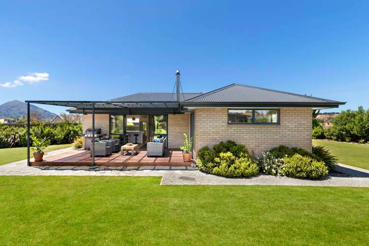 13 Kingfisher Crescent Albert Town_15