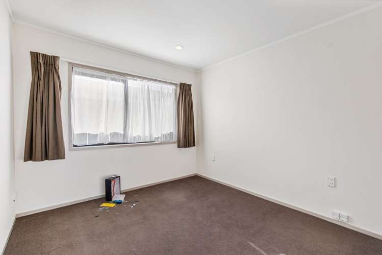 76 Saint Annes Crescent Wattle Downs_23